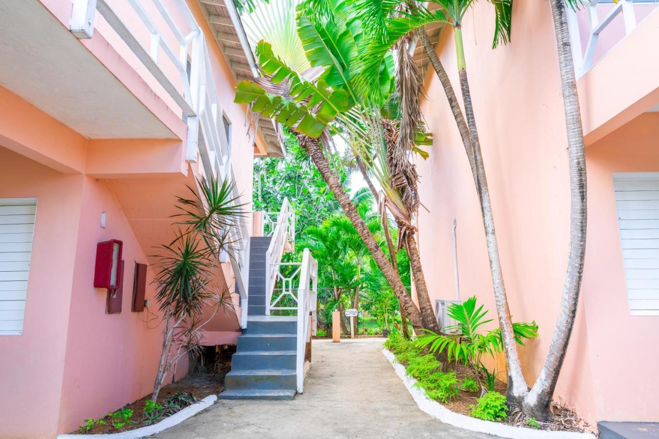 Shields Negril Villas Exterior photo