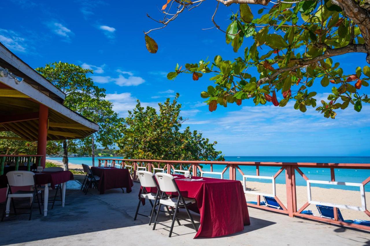 Shields Negril Villas Exterior photo